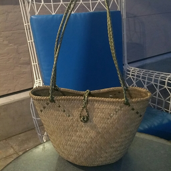 Natural Woven Picnic Basket Bag in Rattan Style 🧺 - Picture 5 of 5